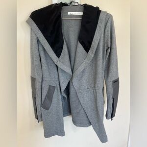 Blanc Noir Women's Maitri Traveler Active Jacket w/Hood Open Front XS, MSRP $199